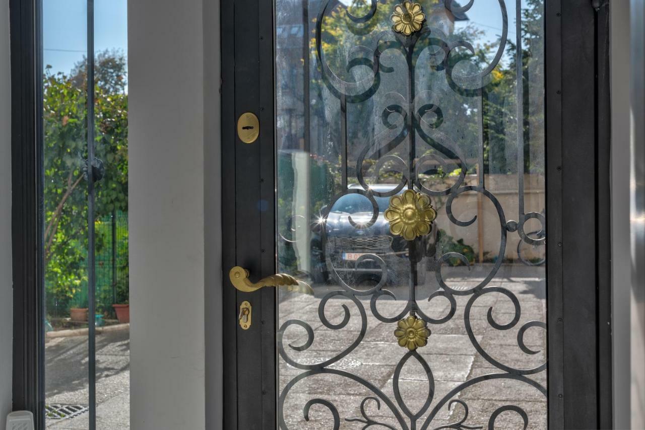Le Park Apartment Букурещ Екстериор снимка